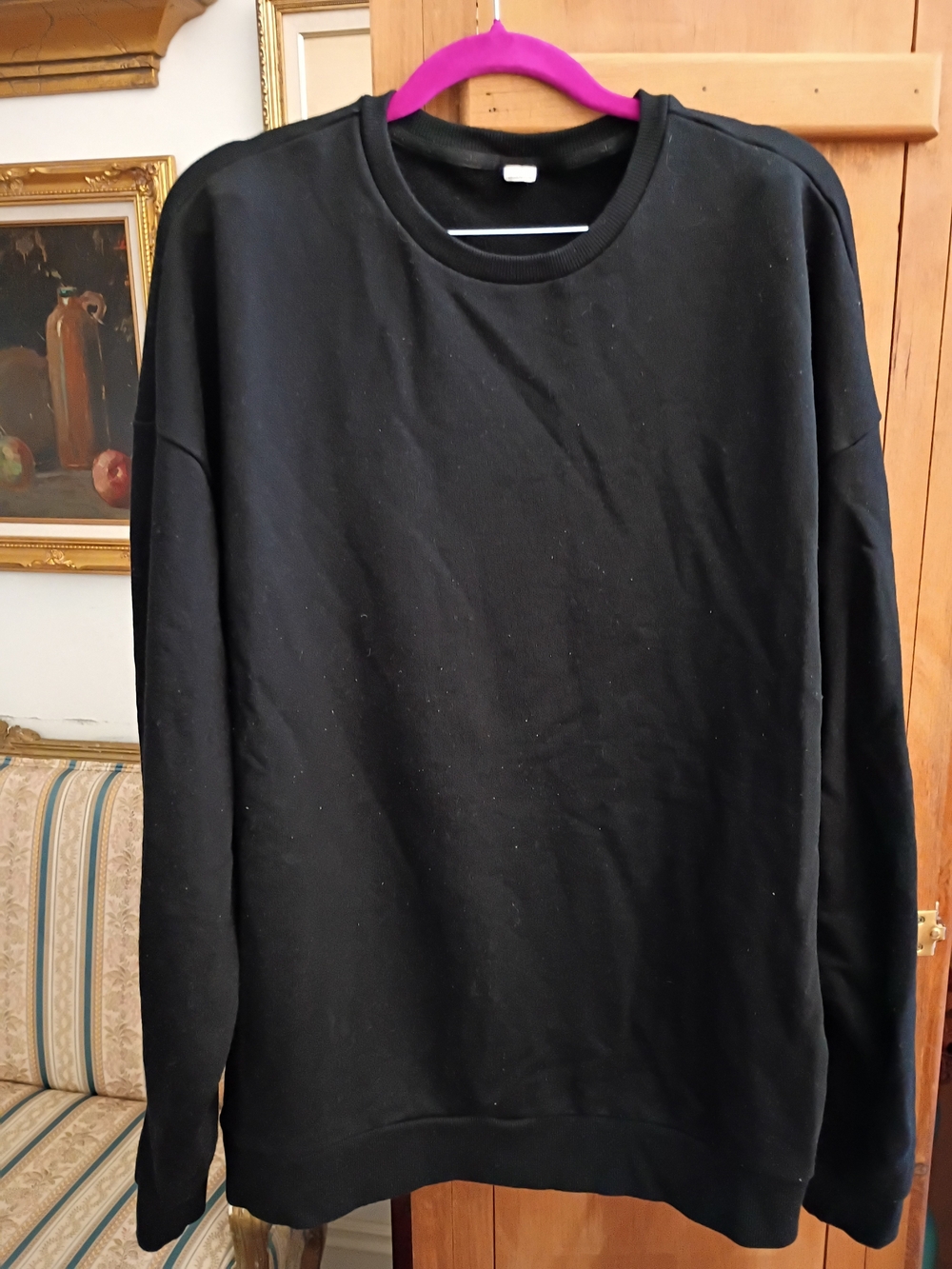 ALO Yoga Black Crewneck Sweatshirt.. Womens